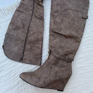 Maurice’s Luna Boots